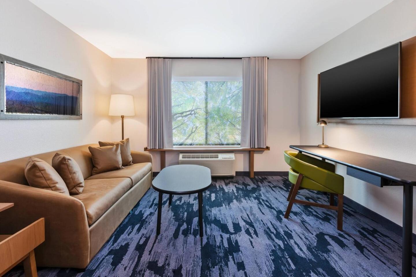 Hotel Fairfield & By Marriott