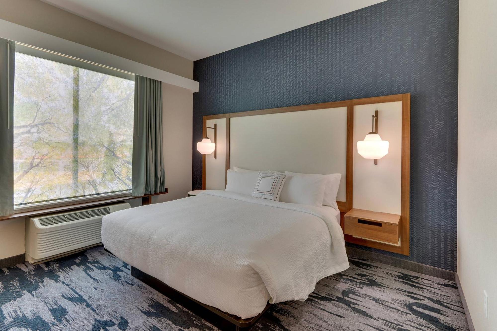 Fairfield & By Marriott